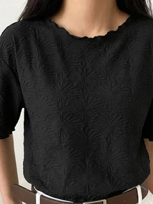 DAZY 夏季黑色紋理蕾絲寬鬆商務休閒通勤優雅短袖女款T恤辦公穿搭 - 黑色 - 查看 4