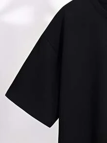 SHEIN 两件套男童简约小写字母撞色纹理深灰色短袖T恤搭配乳白色工装裤套装，休闲学院风，舒适时尚，简约实用，百搭柔软面料，适合日常穿着，适合上学，适合旅行，适合户外运动，适合春、夏、秋、冬四季。 - 彩色 - 查看 3