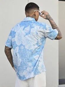 Devon Thys 夏威夷花卉纹理印花男式纽扣口袋短袖衬衫 - 淺藍色 - 查看 2