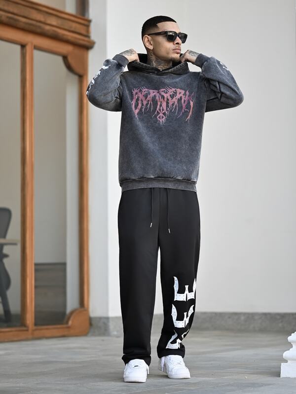 Devon Thys Hemo 秋冬男士街头风印花连帽卫衣，略带弹性，修身剪裁，做旧水洗效果，搭配黑色棉质长袖套头衫，日常休闲及返校必备连帽衫