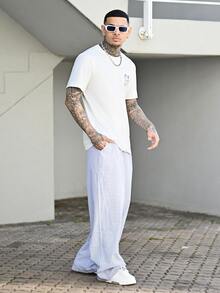 Devon Thys 男士海滨度假风海岛元素印花短袖T恤，适合夏季穿着，舒适透气，引领时尚潮流 - 白色 - 查看 5