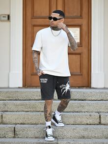 Devon Thys Spray Painted Edge Curved Handwritten Font Casual Print White Loose Fit Short Sleeve T-Shirt, Essential For Dates And Gatherings, Fashionable Outfit, Suitable As Gift For Boyfriend - White - View 3