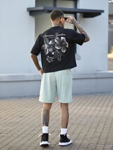 Devon Thys 男士黑色标准尺码宽松短袖T恤 - 黑色 - 查看 4