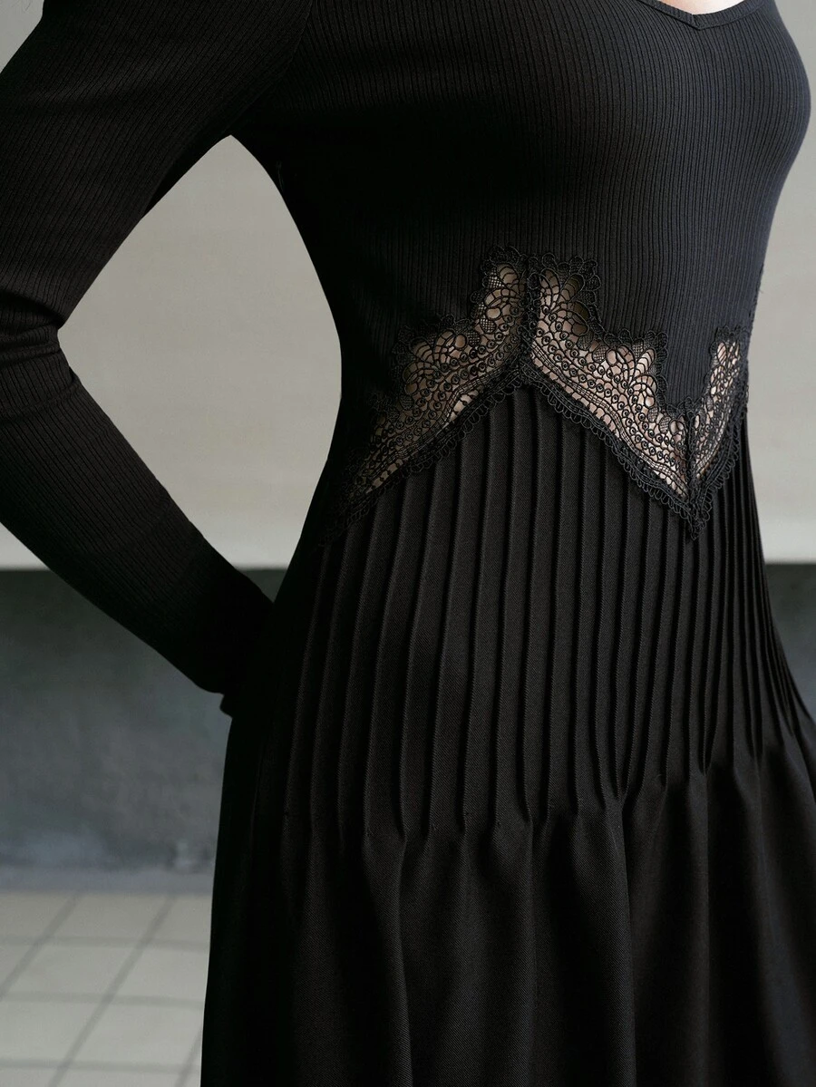 MOTF PREMIUM FASHIONABLE SWEETHEART NECK FLARED WAIST LACE TRIM MID-LENGTH LONG SLEEVE DRESS FOR WOMEN - Black - View 2