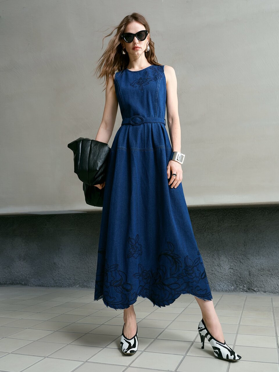 MOTF WOMEN'S SPRING/SUMMER CASUAL DATE BRUNCH DENIM ROUND NECK SLEEVELESS EMBROIDERED DRESS NAVY BLUE