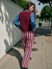 Nöista Vest In Burgundy Color With Contrast Details In Pink Color, Jacquard Fabric And Chinese Buttons On Front, Summer For Women, Birthday Vintage Everyday - Burgundy - View 2