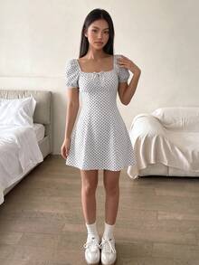 SHEIN 青少年女孩深藍色圓點圖案蝴蝶結領口方領修身泡泡袖迷你洋裝，派對、度假、街頭風、沿海奶奶風穿搭 - 白色 - 查看 5