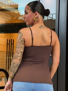 SAYEHFBABY 2000 年代风格女士休闲街头服饰，金属装饰朋克风露背短款上衣 - 咖啡棕 - 查看 2
