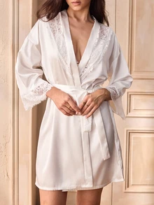 Charlaine Jubah Wanita Satin dengan Hiasan Renda Luxeloungewear, Musim Gugur, Musim Dingin - Putih - View 8