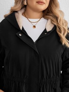 SHEIN CURVE+ 大尺碼黑色冬季休閒登山連帽抓絨外套，Curve 秋冬長袖款，2026 22W - 黑色 - 查看 9