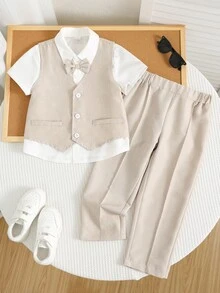 SHEIN LMoss Kids 男童三件套纯色短袖衬衫、马甲和长裤西装套装，绅士风格，适合儿童穿着，也适合男童日常穿着，例如返校、校服、幼儿园、生日派对、晚宴、婚礼、洗礼、开学典礼、日常穿着和旅行。 - 卡其色 - 查看 5