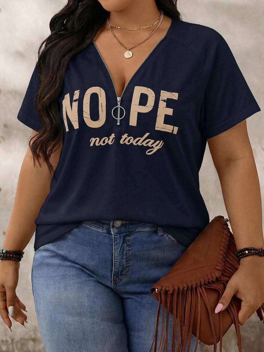 SHEIN LUNE 大尺碼灰色字母印花V領半拉鍊短袖T恤 - 藏蓝色 - 查看 1