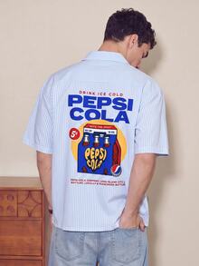 PEPSI X SHEIN FROVYX PAVTROS X 联名男士休闲街头风短袖衬衫，男士度假衬衫，宽松版型，蓝白条纹，印花图案，适合街头风格，夏季度假必备，送给男友的理想礼物 - 藍白色 - 查看 6