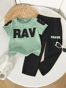 SHEIN 2件裝小男孩休閒基礎百搭短袖上衣與長褲套裝，適合外出、上學、日常聚會，春/夏、冬、秋季穿搭，拉鍊設計，小男孩服飾，圓領運動衫套裝 - 彩色 - 查看 4