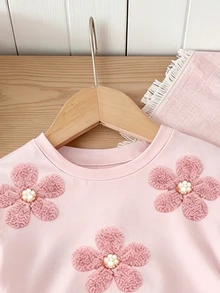 SHEIN 2pcs/Set Casual Fashionable Versatile Spring/Summer Young Girls T-Shirt Set. Featuring A Sweet Pink Floral Pattern Top With A Relaxed Round Neck Short Sleeve Design, Paired With Bike Shorts. A Comfortable And Stylish Spring/Summer Outfit Set For Young Girls. - Multicolor - View 5