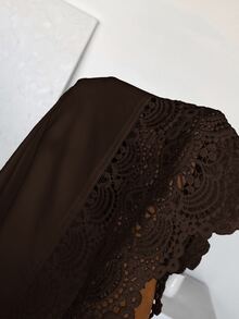 SHEIN Essnce Blusa de manga larga con botones simples y patchwork de encaje versátil para otoño, talla grande - Marrón - Ver 8