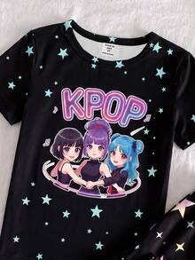 【隨機發送1套】女嬰春夏時尚酷感K-POP女團圖案印花 淺粉色與紫色清新配色 針織面料 舒適柔軟 高彈力 修身 UV光感發光圓領短袖長褲兩件套家居服睡衣 - 彩色 - 查看 4