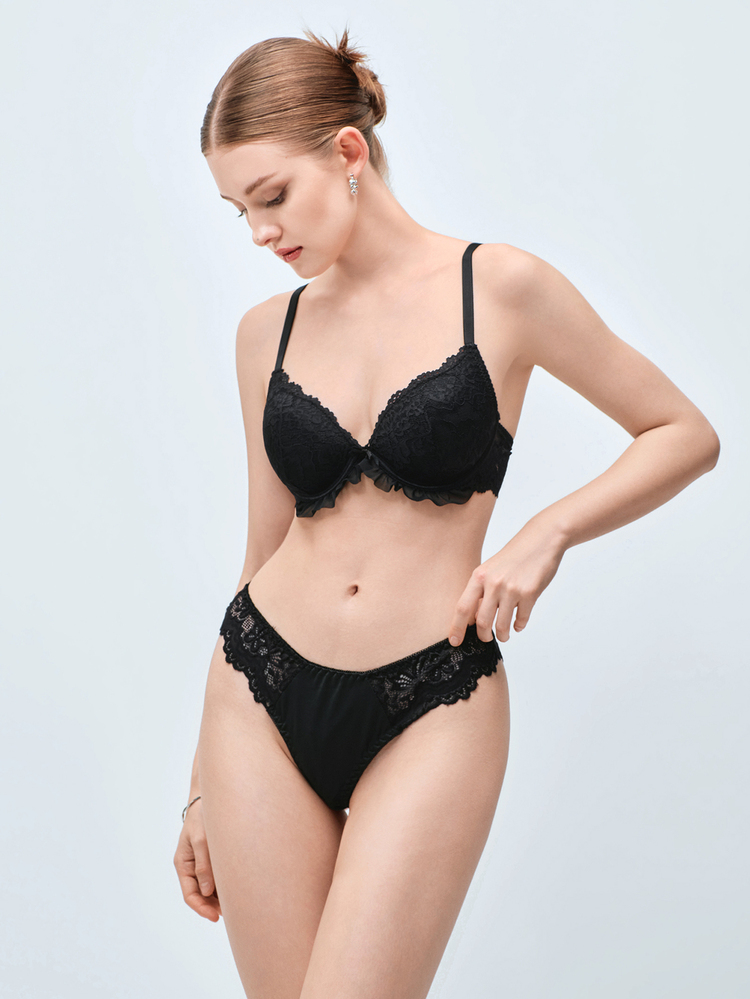 Softvol 1套女款黑色性感蕾絲拼接內衣套裝，親膚聚攏小胸胸罩，浪漫法式休閒舒適極簡內衣，成熟魅力透氣蕾絲面料內衣套裝 - 黑色 - 查看 3