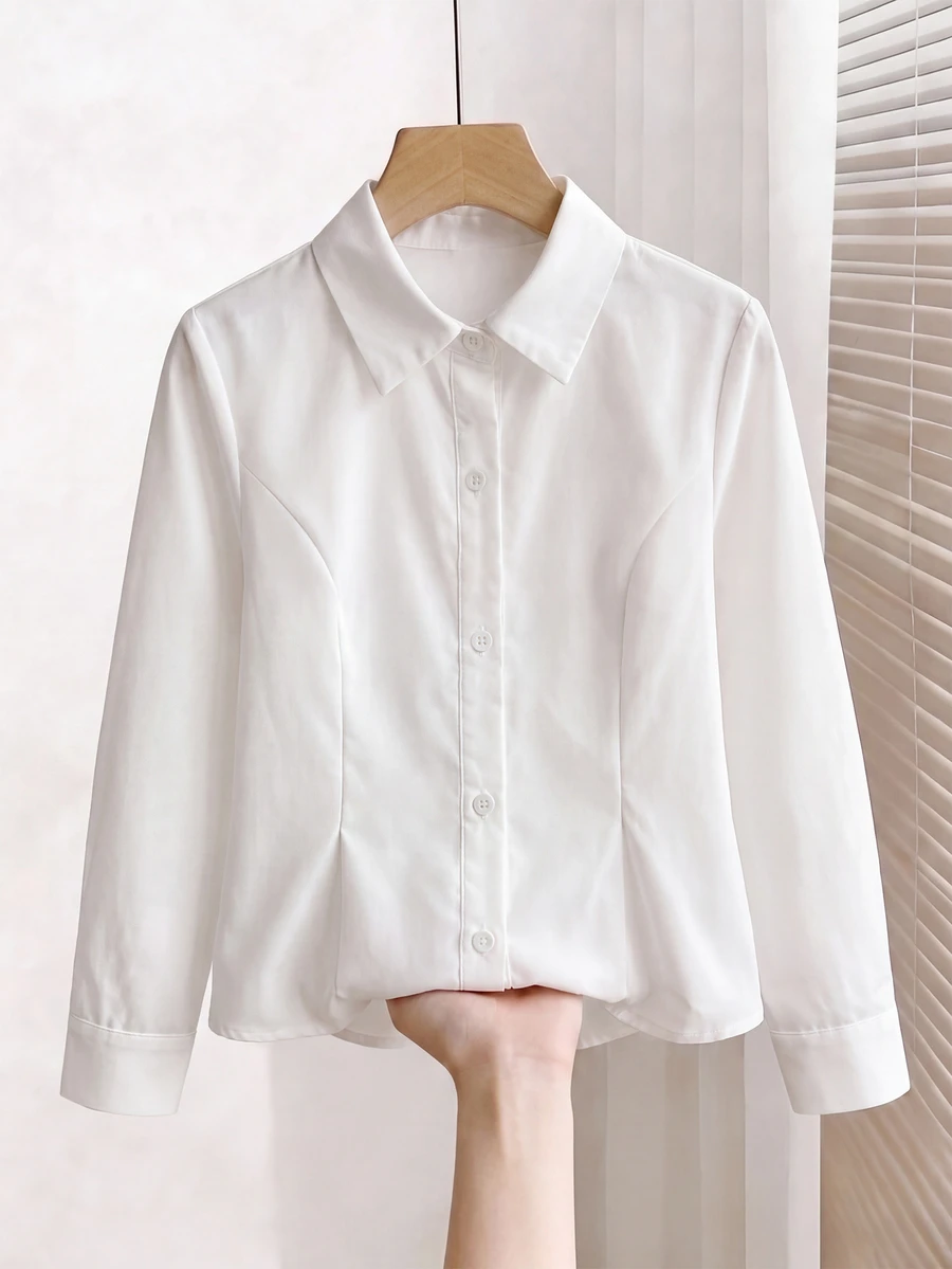 SHEIN 返校季青少年女孩百搭白色襯衫,可作為內搭或外穿,休閒日常時尚,適合畢業季與正式場合,青少年女孩 - 白色 - 查看 1