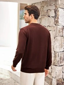 Mercer Haus 秋冬季男士圆领长袖纯色简约休闲轻质针织毛衣 - 咖啡棕 - 查看 2