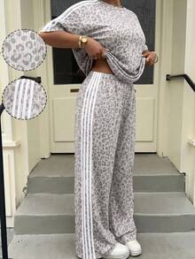 SHEIN EZwear 大尺碼女款豹紋拼色上衣與長褲休閒日常兩件套 - 淺灰色 - 查看 1