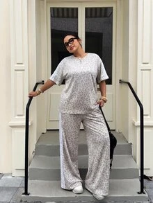 SHEIN EZwear 大尺碼女款豹紋拼色上衣與長褲休閒日常兩件套 - 淺灰色 - 查看 4