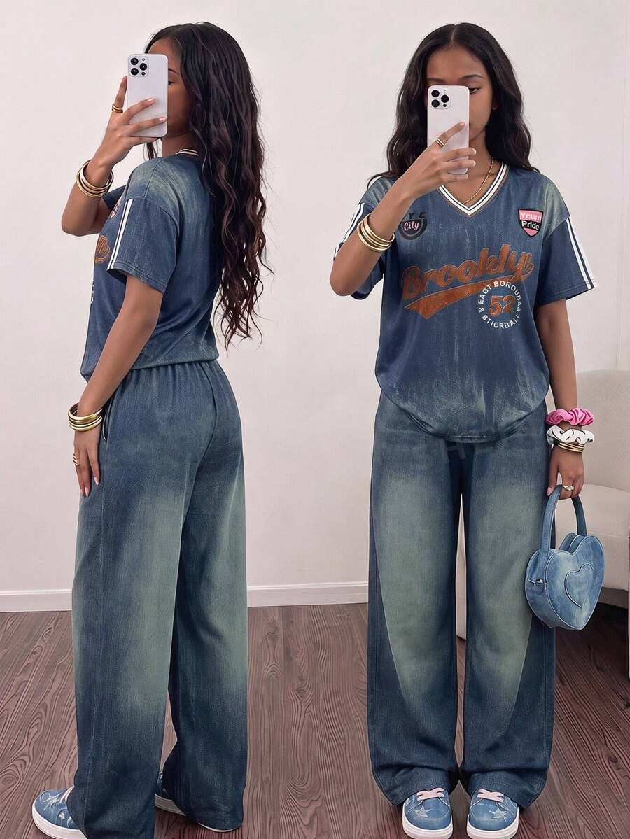SHEIN Sparklyn 青少年女孩 2件/套 美式復古女孩套裝現正發售!加州元素帶來滿滿活力,粉色與白色數字拼接印花增添魅力 - 藍色 - 查看 1
