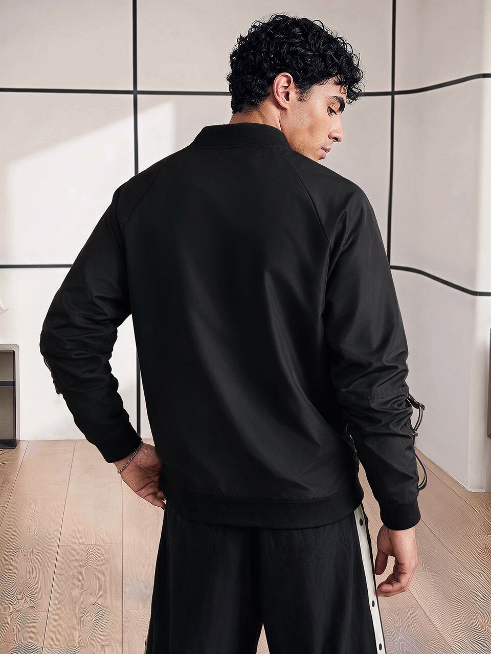 Men's Loose Fit Zip Up Outdoor Windbreaker Bomber Jacket