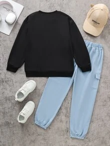 SHEIN 2件組 青少年男孩黑色標語印花長袖圓領衛衣＋淺藍色長褲套裝，酷炫街頭休閒風，適合春秋、上學、運動 - 彩色 - 查看 2