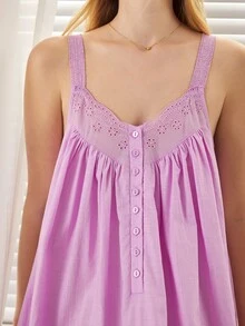 Ocili 女款純色鏤空刺繡鈕扣設計細肩帶居家休閒連身裙 - 淡紫色 - 查看 5