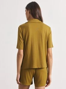 Ocili 女款純色短袖單排扣上衣與短褲家居服套裝 - 芥末黃 - 查看 3