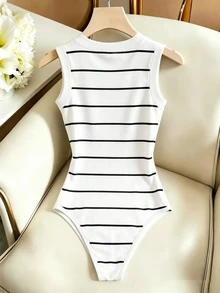 SHEIN Franclia 女款新款極簡時尚水鑽扣飾修身連身衣 - 白色 - 查看 2
