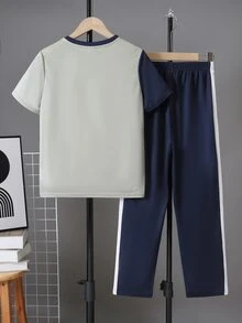 SHEIN 2件組青少年男孩休閒學院風拼接圓領短袖T恤與長褲套裝，適合通勤、上學、日常休閒、旅行、運動，春夏穿著 - 寶藍色 - 查看 3