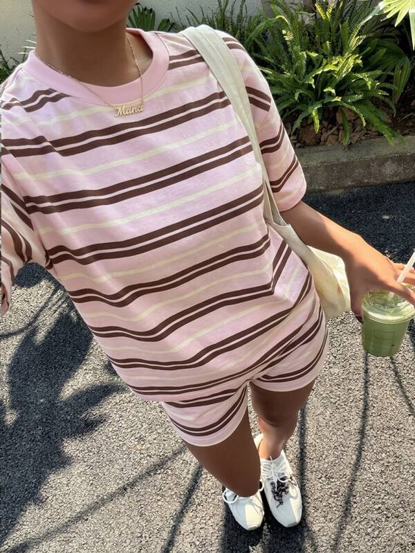 Veykashi Plus Size Casual Asymmetric Striped Print Round Neck Short Sleeve T-Shirt And Striped Shorts 2-Piece Set, Suitable For Spring/Summer, Vacation, Daily Wear