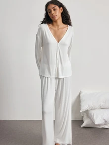 Ocili Conjunto de ropa de estar en casa para mujer minimalista, cómodo y suave, con cuello de encaje, botones tipo concha, manga larga y pantalones - Blanco - Ver 4