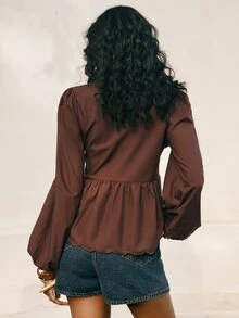 Poéselle 女士花卉刺绣灯笼袖纽扣设计时尚衬衫，优雅棕色刺绣长袖衬衫 - 春夏荷叶边花卉上衣，法式衬衫，棕色衬衫，咖啡棕色上衣，深棕色上衣，巧克力棕色上衣 - 棕色 - 查看 2