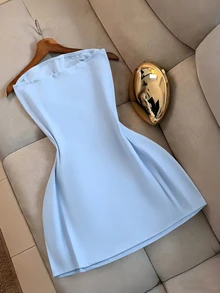GlowEve CURVE 大尺碼淺藍色夏季優雅婚禮賓客女款洋裝，法式風格3D花卉設計修身腰身貼身細肩帶抹胸迷你洋裝 - 淺藍色 - 查看 2