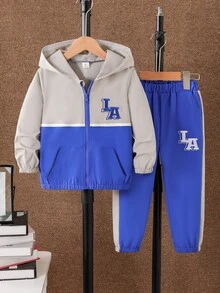 Bộ 2 món áo khoác cardigan kéo khóa tay dài thêu LA phối patchwork và quần cho bé trai, phong cách streetwear thường ngày, phù hợp mặc hàng ngày mùa xuân/thu, outfit cho bé trai mùa thu/đông, chất vải thoải mái, form thời trang, kiểu mới xuân/hè, phù hợp nhiều mùa và dịp - Màu xanh lam - Xem 3