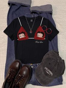 Attitoon Betty Boop x SHEIN 休閒極簡復古 Y2K 百搭派對 Bra 紅色字母印花圖案 T-shirt，音樂節哥德風夏季圓領短袖修身女款 T-shirt - 黑色 - 查看 4