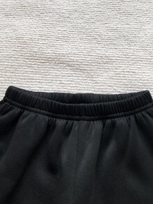 PrepCrw 2件組兒童小男孩優雅學院風休閒套裝，精緻舒適百搭可愛，黑白條紋熊印花圓領衛衣搭配黑色慢跑長褲，適合開學季、外出、休閒活動、聚會，秋冬穿著 - 黑與白 - 查看 4