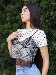 Andrea Bello 女款圓領短袖短版白色黑波點蕾絲上衣，甜美可愛 Y2K 風格，適合外出、約會之夜、返校季、萬聖節休閒穿搭 - 黑與白 - 查看 6