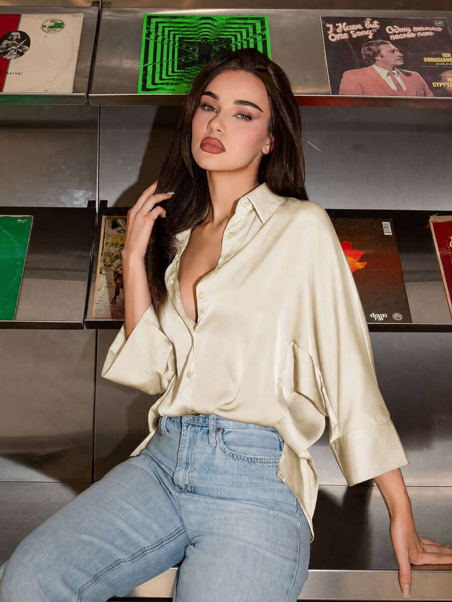 Bris Aura 女款優雅休閒深色翻領前扣重磅波紋緞面側開衩寬鬆長袖襯衫 - 杏色 - 查看 1