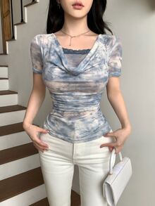Joudiya 女款淺藍色紮染垂領短版上衣，鏤空蕾絲拼接透視網紗，隨性時尚，適合日常、夏季音樂節、海灘度假 - 淺藍色 - 查看 8