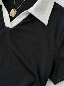 SHEIN 少女款海军蓝白领针织休闲撞色修身短款上衣，带小号Logo刺绣 - 黑與白 - 查看 6