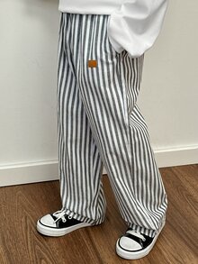 男童休闲街头风条纹梭织工装裤，直筒版型，轻便舒适，适合外出、度假、摄影、上学、运动、聚会等多种场合，春夏皆宜。 - 黑與白 - 查看 4