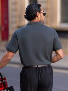 YOUESAWY YOUESAWY Kemeja Polo Pria Lengan Pendek Warna Polos Kasual untuk Berpergian - Dark Grey - View 3