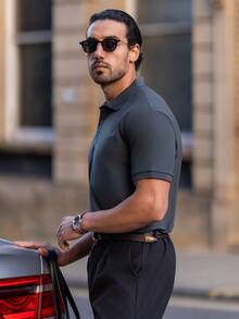 YOUESAWY YOUESAWY Kemeja Polo Pria Lengan Pendek Warna Polos Kasual untuk Berpergian - Dark Grey - View 5