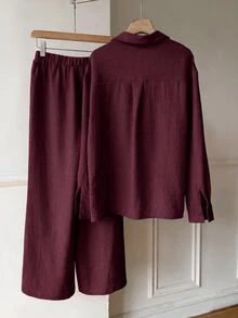Solflare 春夏新款休閒刺繡馬圖案大尺碼兩件套，襯衫與長褲套裝，適合外出、日常穿著、聚會、音樂節、返校、畢業、通勤與居家休閒，老錢風 - 酒紅色 - 查看 2