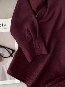 Solflare 春夏新款休閒刺繡馬圖案大尺碼兩件套，襯衫與長褲套裝，適合外出、日常穿著、聚會、音樂節、返校、畢業、通勤與居家休閒，老錢風 - 酒紅色 - 查看 7