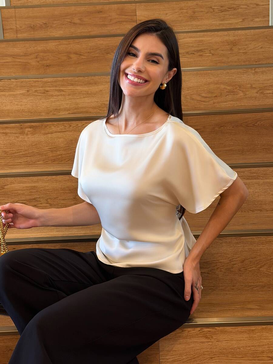 Yohana Edit Blus Elegan Wanita Satin Lengan Kelelawar dengan Detail Kerut, Atasan Musim Panas Warna Putih - Putih - View 1
